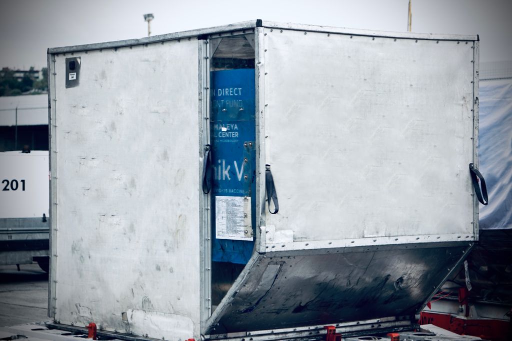 Llegó a México sustancia activa para envasado de vacuna Sputik - Vimarsana News