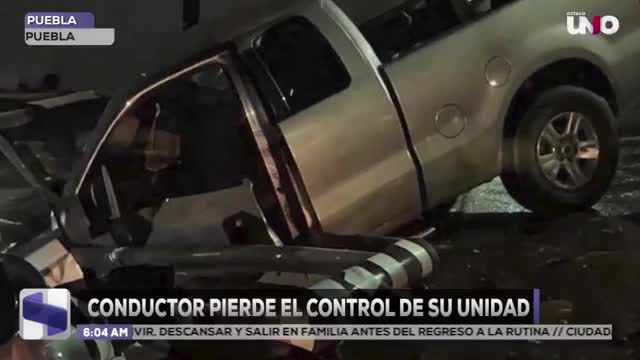 Conductor pierde el control de su unidad en el bulevar Vicente Suárez