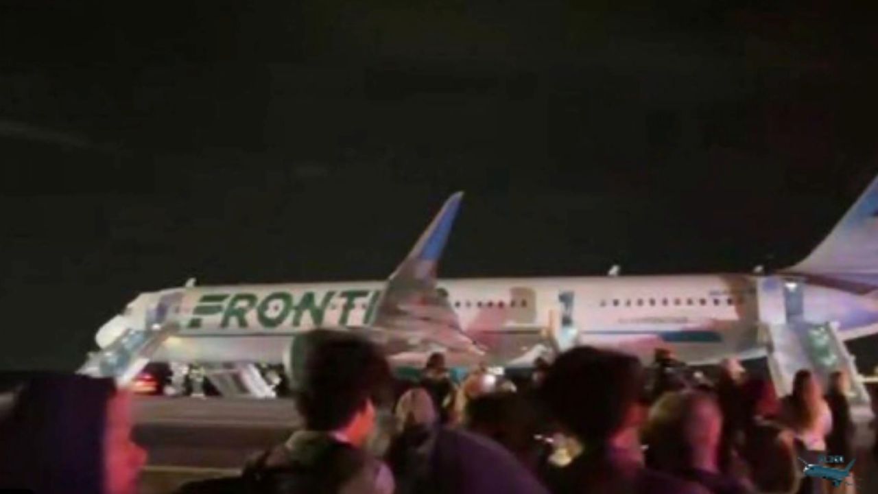 VIDEOS FUERTES: Avión atropella a persona que caminaba en la pista; así se vivió el momento desde la cabina