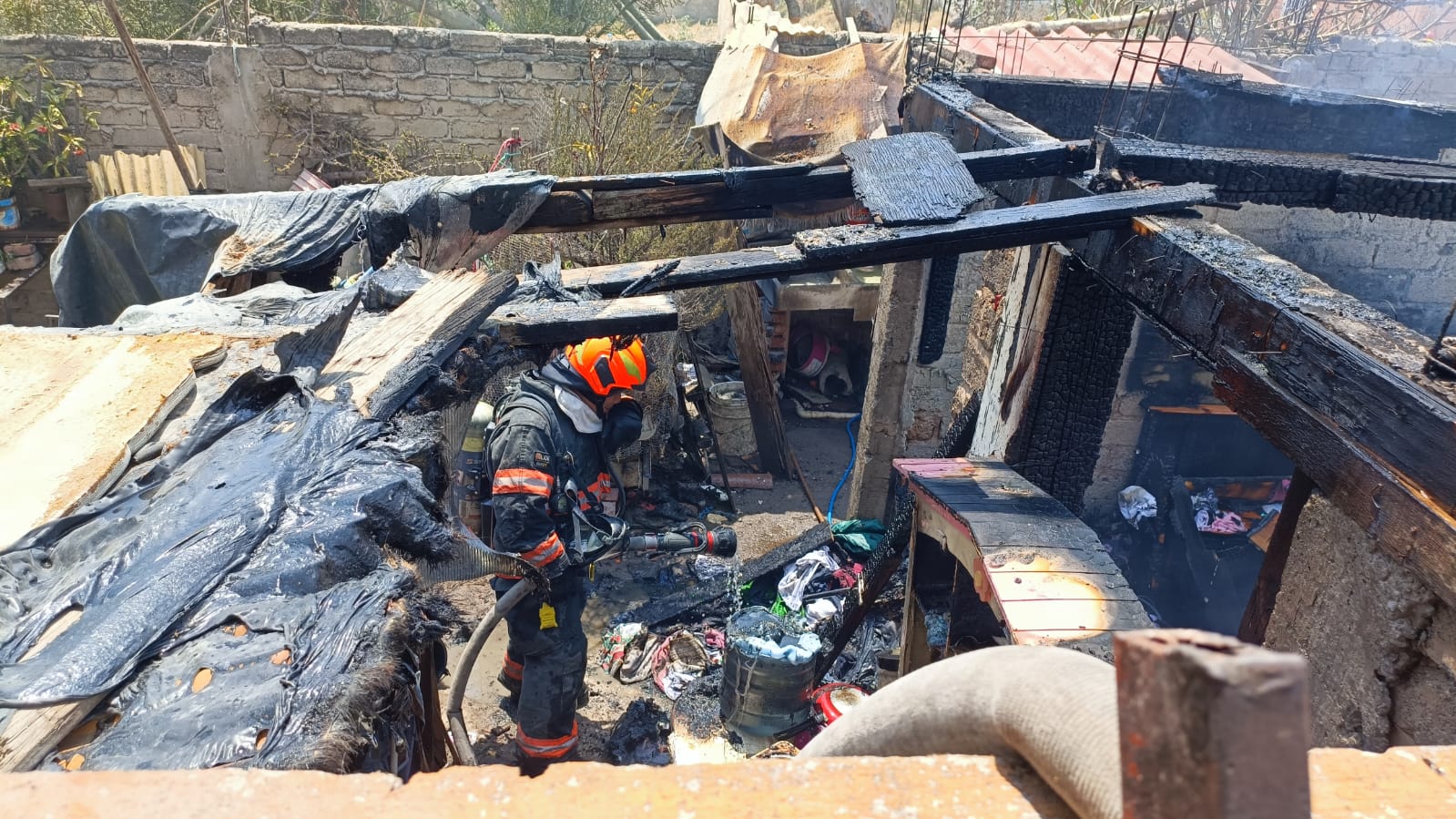 Hombre sufre quemaduras tras un incendio en un domicilio en la Col ...