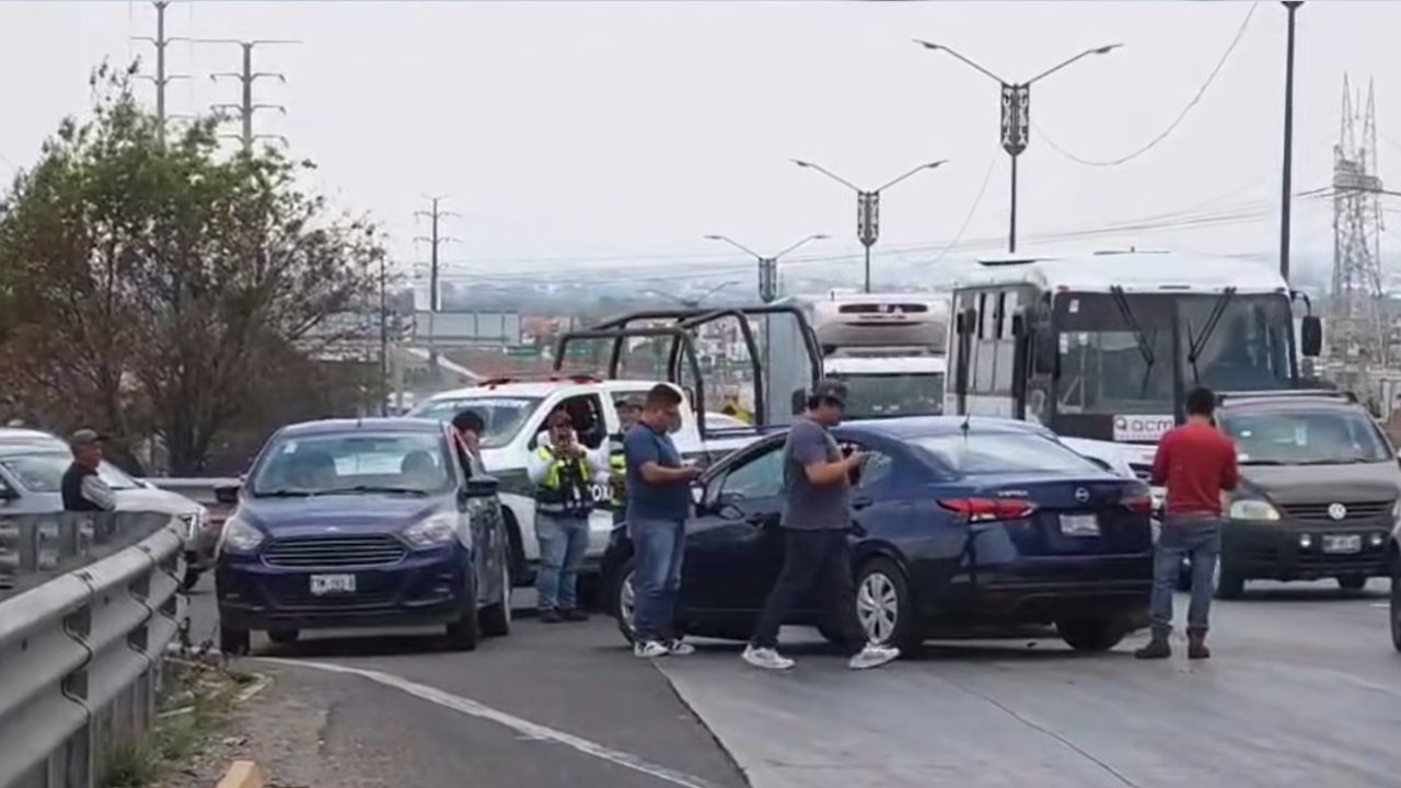 VIDEO: Carambola paraliza el Periférico Ecológico de Puebla hoy; provoca caos vial rumbo a Cholula