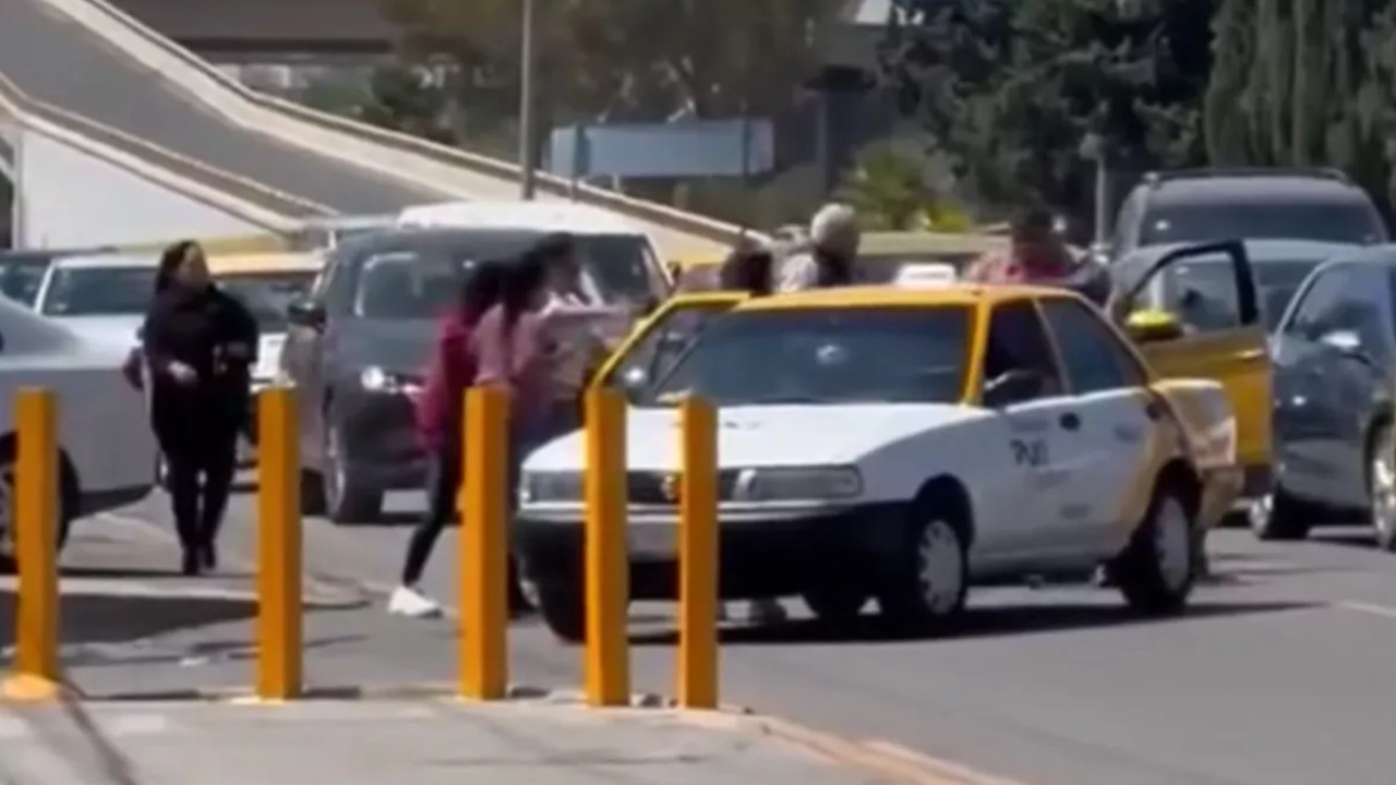 ¡Se calientan los ánimos!  Abuelito y mujeres protagonizan riña en pleno tráfico cerca de Juan C. Doria (VIDEO VIRAL)