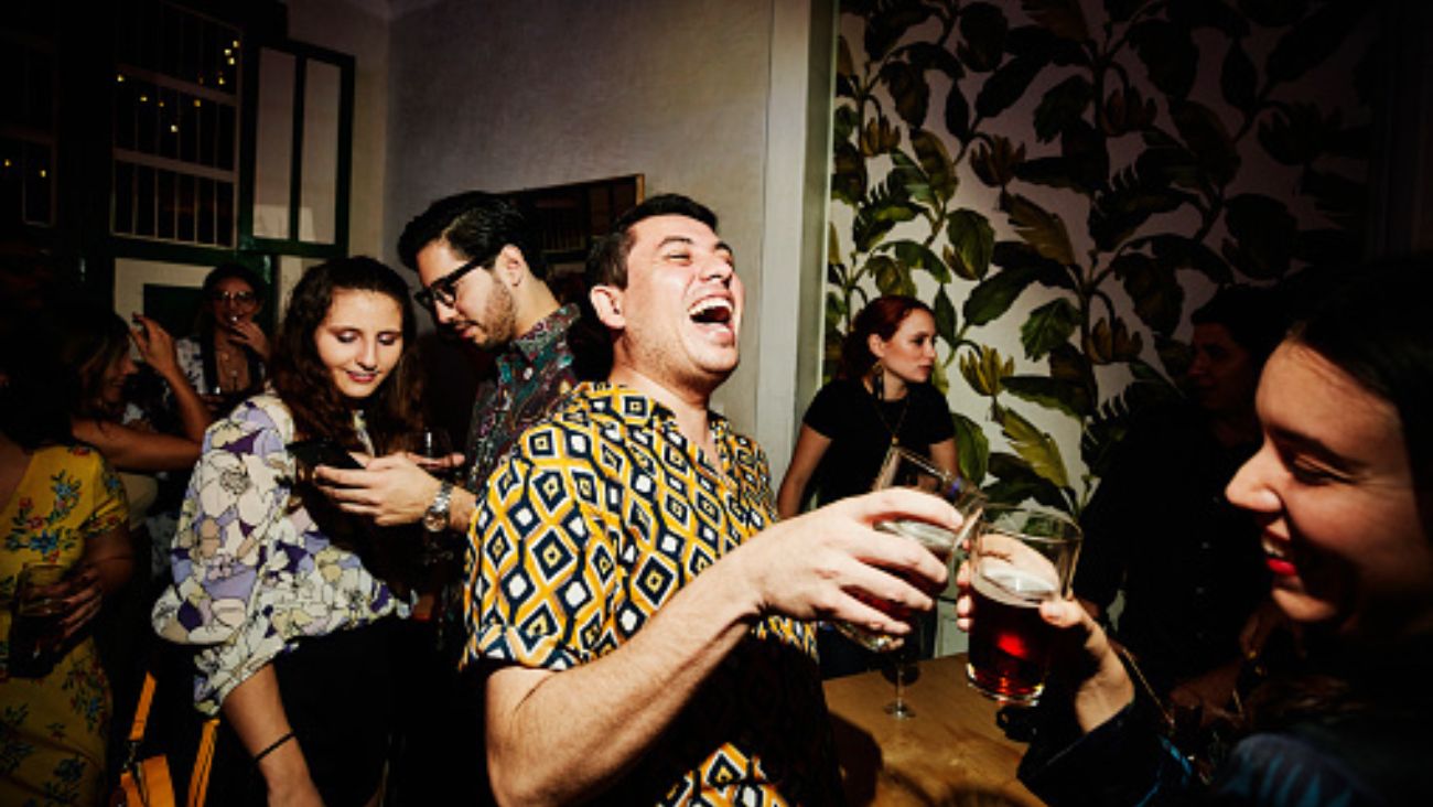 ¡A comer y a bailar que el mundo se va a acabar! Países a los que más les gusta la fiesta