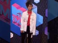 Jaden y Justin se besan (15).jpg