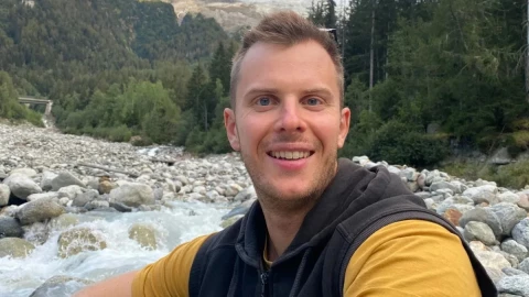 Lucas Hunter, ciudadano estadounidense, fue detenido por militares en Venezuela. Su paradero es incierto y las autoridades no han dado información.