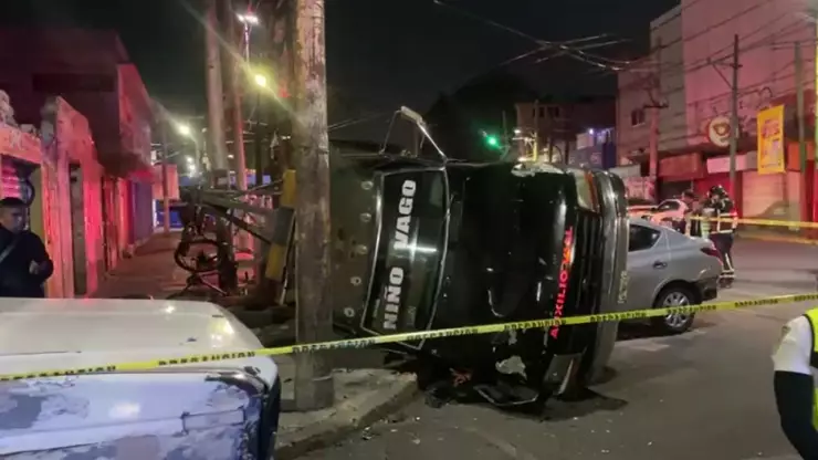 Una grúa volcó y mató a Verónica, joven que esperaba un taxi en la GAM, CDMX
