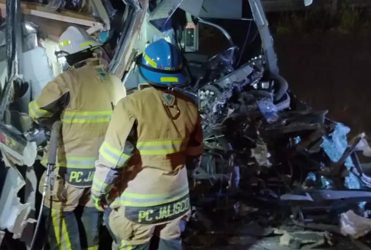 Choque en la carretera Zacatecas-Lagos de Moreno deja un muerto y más de 40 lesionados