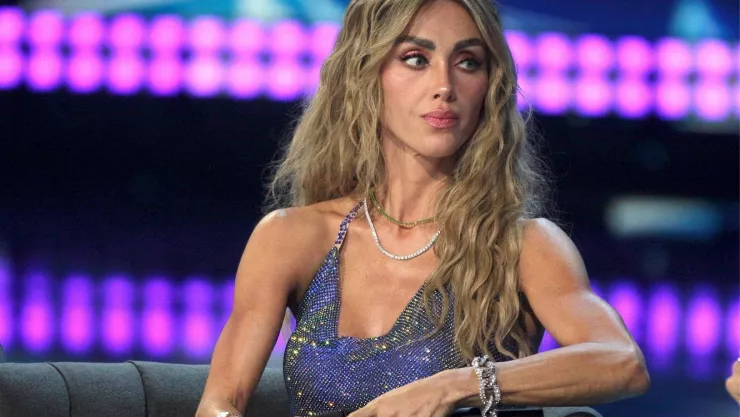Anahí sufre brutal caída y preocupa a fans este es su estado de salud