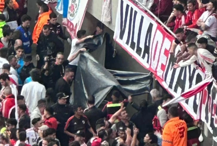 Aficionado muere al caer de las tribunas en el partido del River