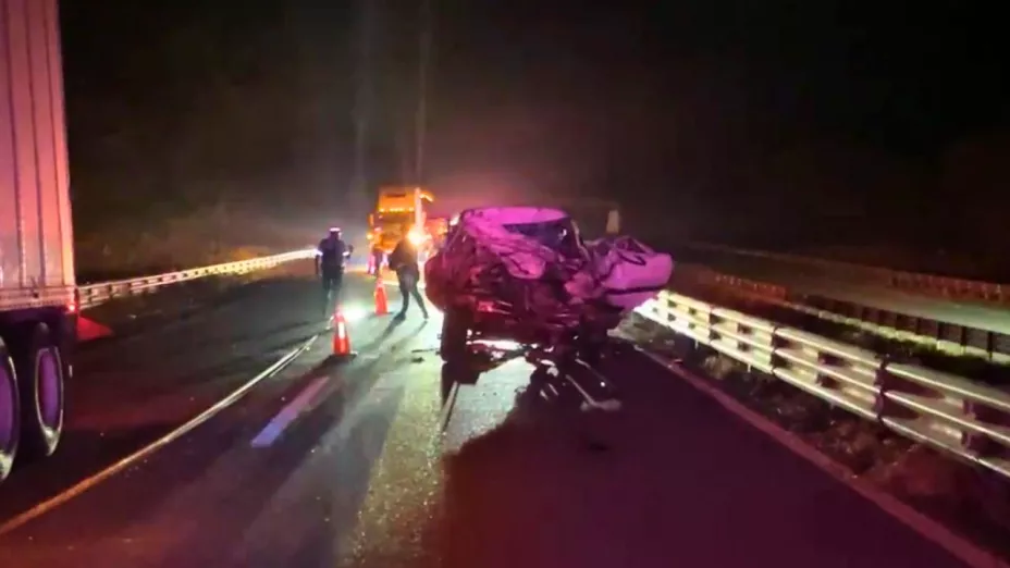 Un conductor falleció tras quedar prensado entre dos tráileres por obras en carretera de Veracruz