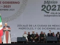 El Presidente estuvo acompañado de su esposa y el gabinete