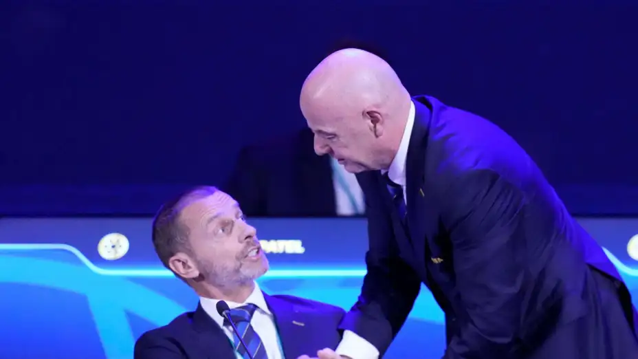 Aleksander Ceferin, líder de la UEFA y Gianni Infantino, presidente de la FIFA.