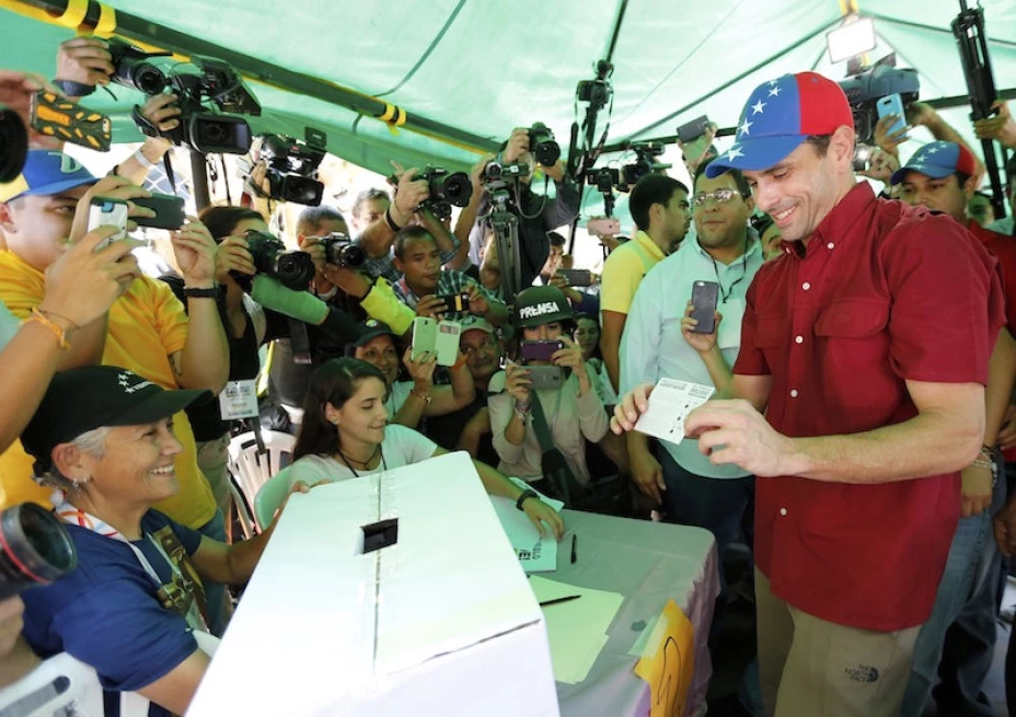 Votación contra Maduro