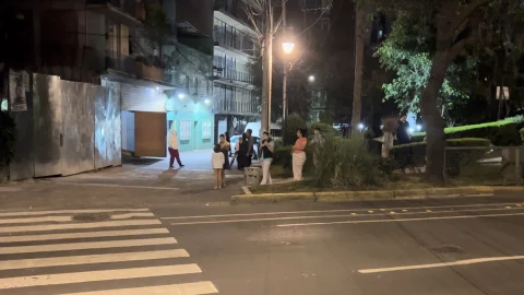 Mueren tres personas durante sismo en CDMX