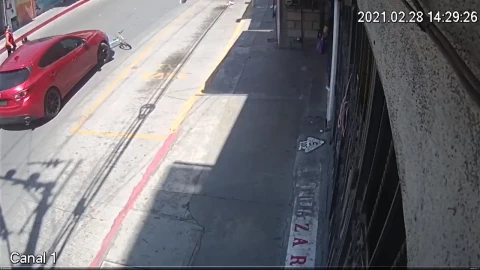 Imagen del conductor que atropelló a un ciclista el cual deberá pagar por los daños provocados al vehículo