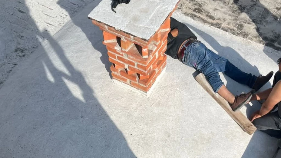 Hombre cae desde azotea.jpeg