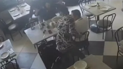 Asaltan café Saaverios en Tijuana