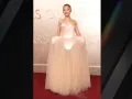 Ariana Grande rindió homenaje a su personaje de ‘Glinda’, de ‘Wicked’ en la alfombra roja de los Premios Oscars 2025. | Foto: Chelsea Guglielmino / FilmMagic