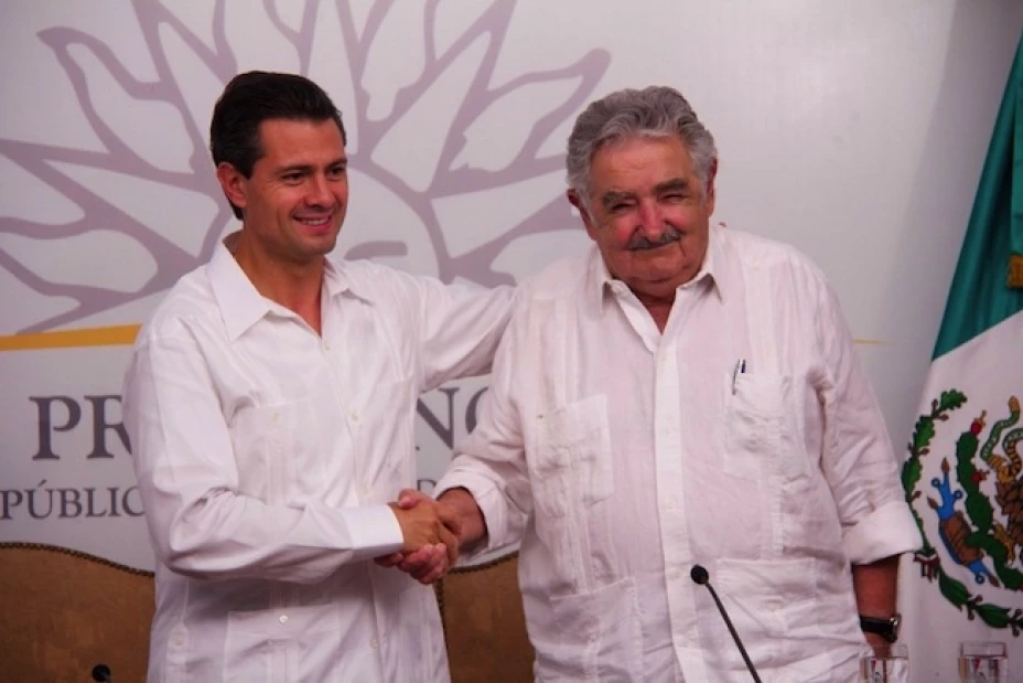 Enrique Peña Nieto y José Mujica en Uruguay