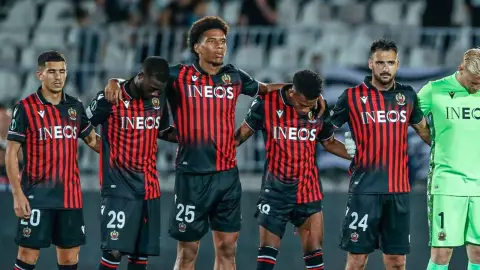 Jean-Clair Todibo recibió la que sería la tarjeta roja más rápida en la hsitoria