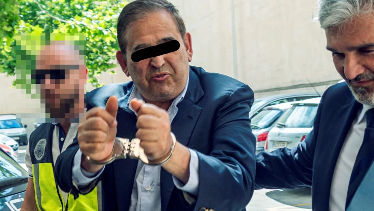 Vinculan a proceso a Alonso “A”, expresidente de AHMSA, por lavado de dinero