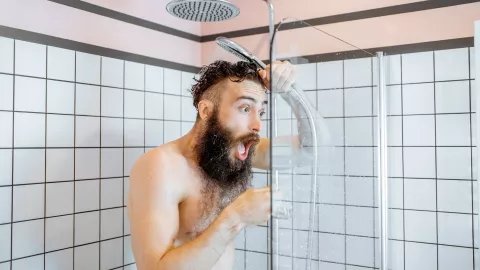 Beneficios de bañarse con agua fría