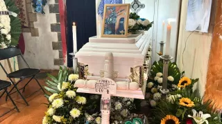 Entre flores y velas, la comunidad de Úrsulo Galván despidió a Ángel Antonio