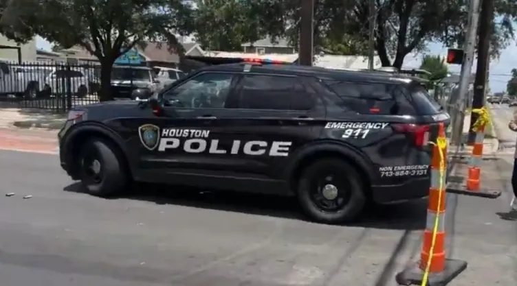 ICE mata a tiros a migrante mexicano en Houston