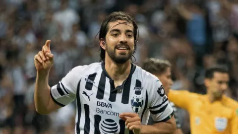 Pizarro condujo al Monterrey a semifinales