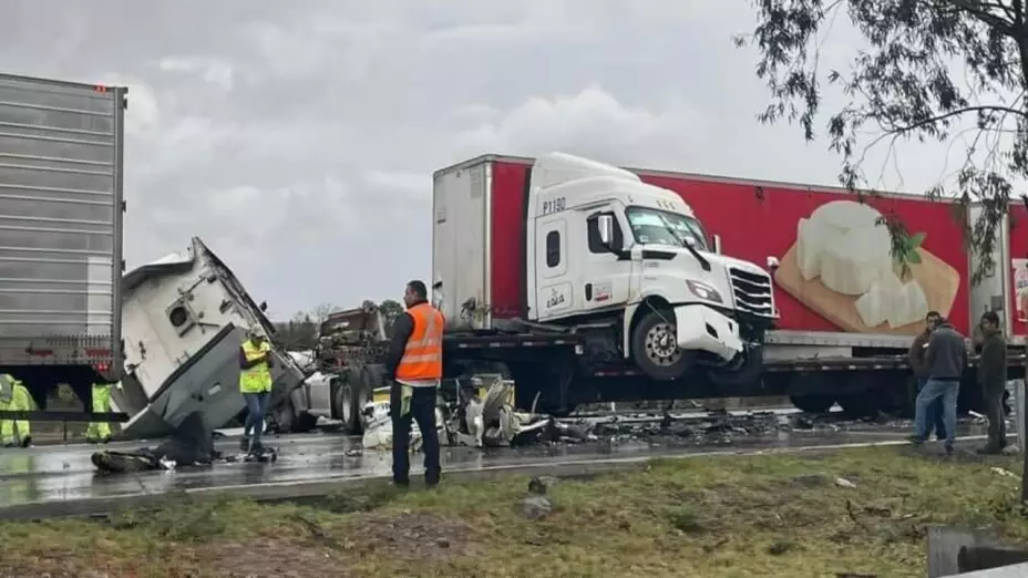 Accidente en la México-Querétaro deja tres muertos.