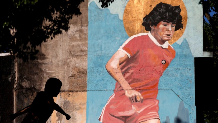 ¿De qué acusan a los médicos de Maradona?