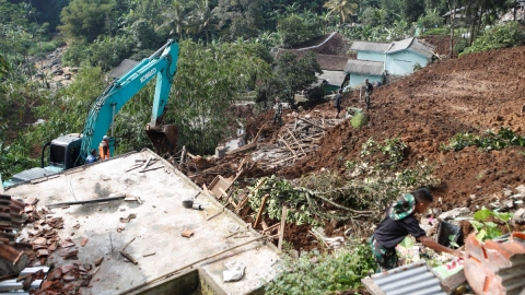 Aumentan los muertos por sismo en Indonesia