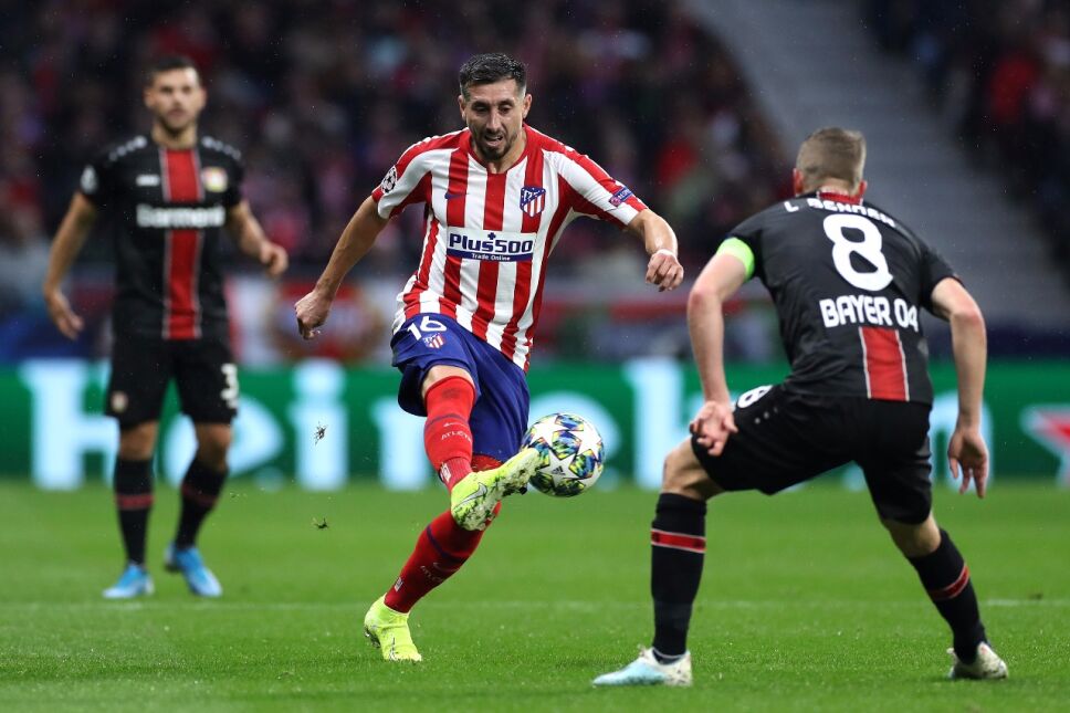 Héctor Herrera ante Bayer Leverkusen