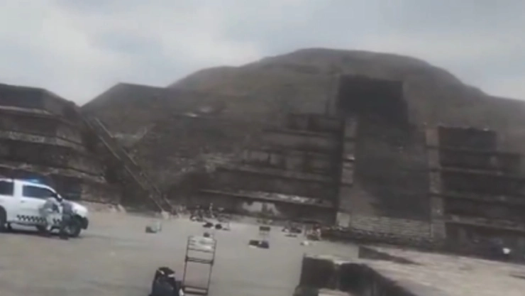 video-balacera-en-teotihuacan-reaccionaron-turistas-y-guardia-nacional-piramide-de-la-luna