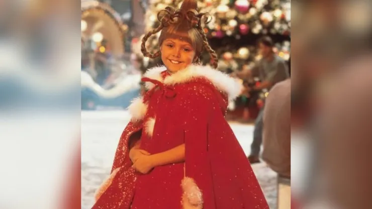 Foto de Cindy Lou Quien, la pequeña niña del Grinch interpretada por Taylor Momsen.
