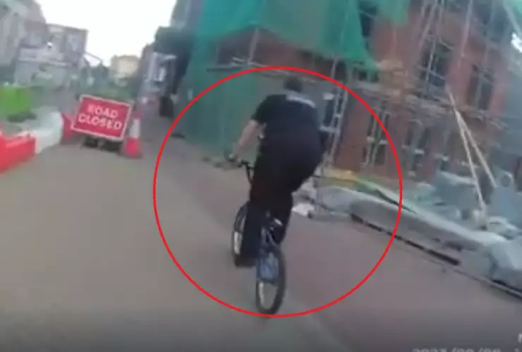 policía bicicleta infantil ladrón