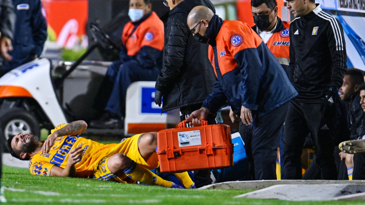 Gignac es hospitalizado tras recibir balonazo