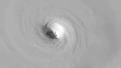 VIDEO: ¡Impresionante! Así luce el ojo del huracán Humberto