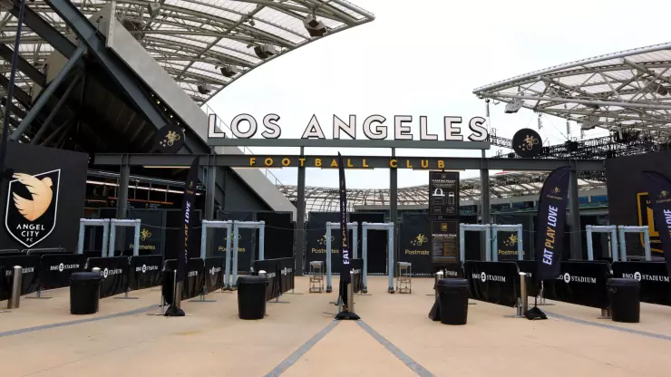 Entrada del BMO Stadium, la casa de Los Angeles FC