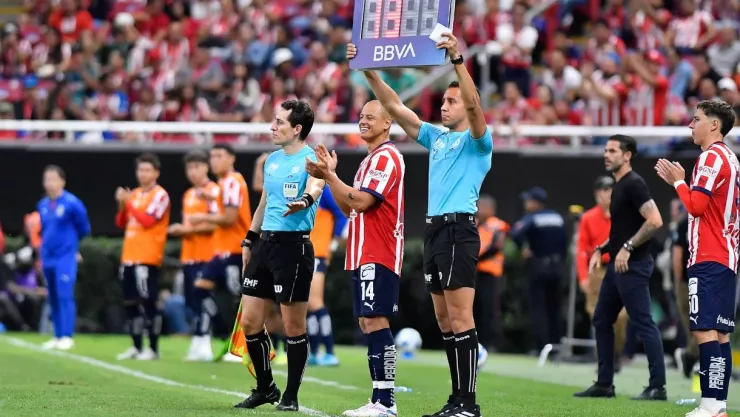 ¿Chicharito ya tiene sucesor en Chivas?