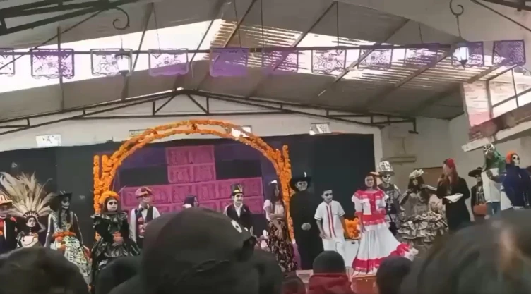 Incendio de disfraz de catrina en secundaria de Hidalgo