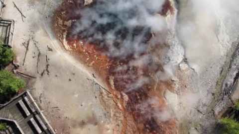 Por qué debes saber que el géiser ácido más grande del mundo entra en erupción