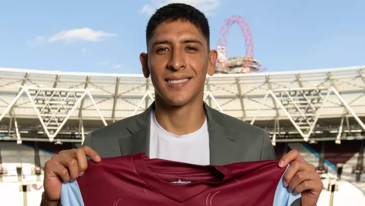 Edson Álvarez con el West Ham