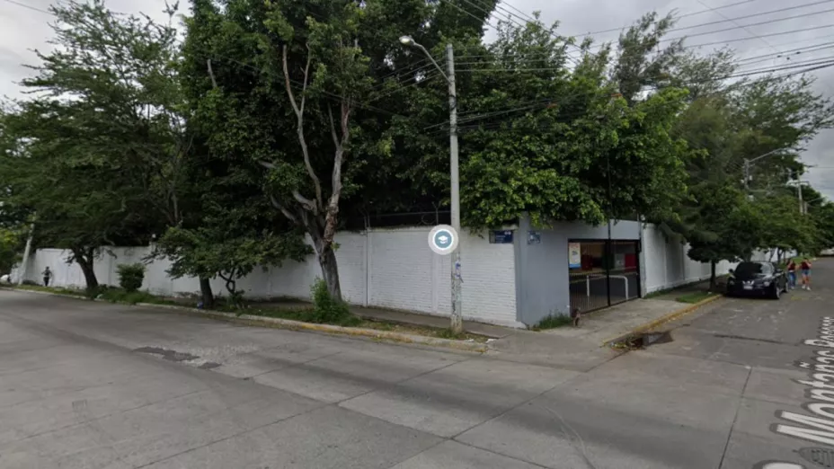 ÚLTIMA HORA | Reportan detonaciones de arma de fuego fuera de secundaria en la colonia Jardines de Santa Isabel