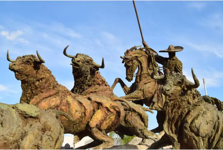 ¿Las van a quitar_ Esculturas de toro en Expoplaza serán rehabilitadas en Aguascalientes