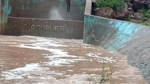 Tirolesa presa de Chichimequilas.jpg