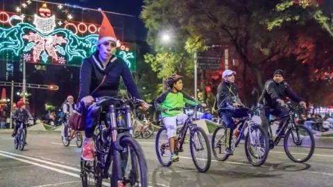 paseo_nocturno_navideno_cdmx_bicicletas.jpg