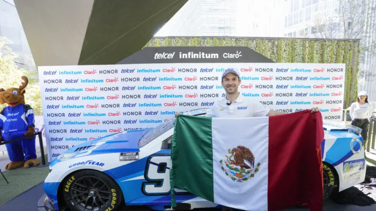 Daniel Suárez presenta su auto para el mexico City Weekend 2025.