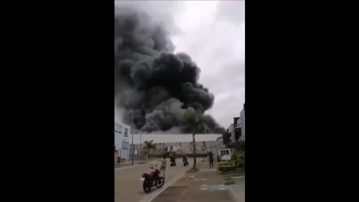 incendio_Guadalajara_mercado_columna_humo