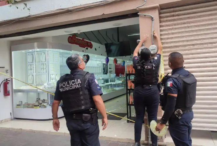 Asaltan joyería en León, Guanajuato hoy 23 febrero 2024